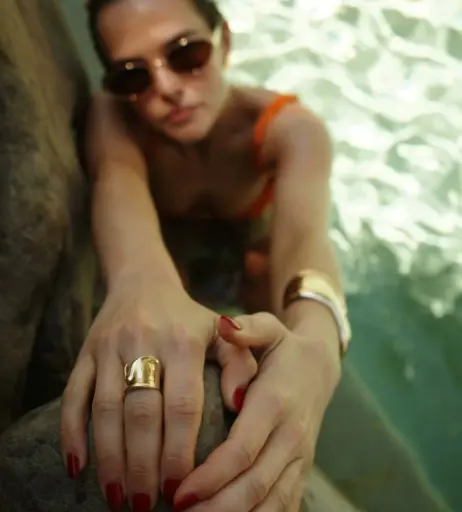 Image 2076613 from Zoey Deutch