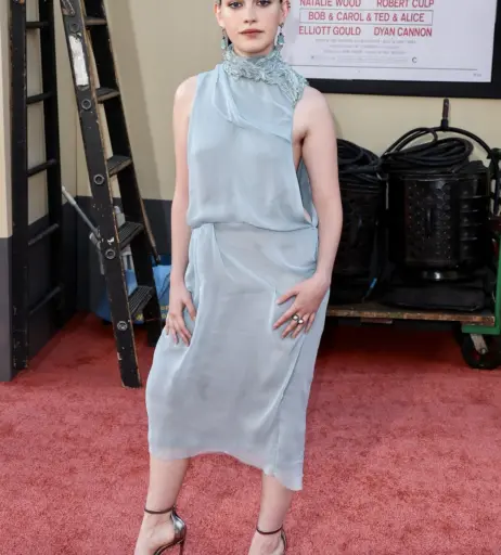 Image 2076633 from Victoria Pedretti