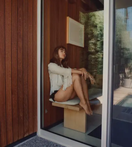 Image 2076384 from Lucy Hale