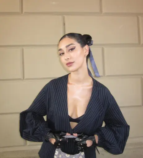 Image 2076332 from Elif