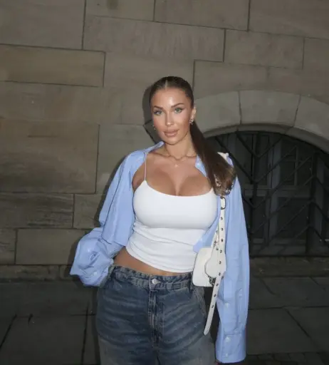 Image 2077878 from Lisa Jolie