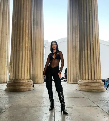 Image 2077911 from Elif