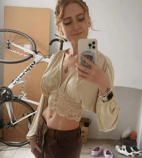 Image 2071121 from Janet Devlin