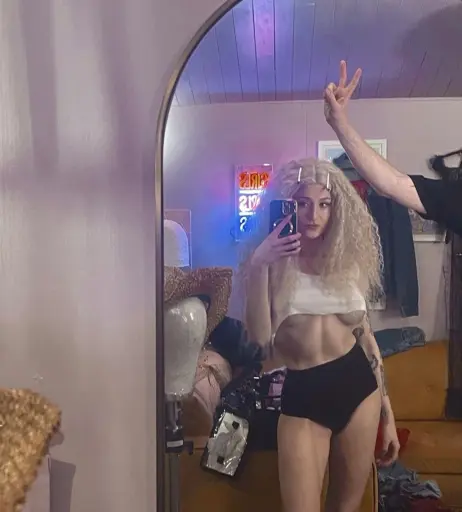 Image 2071311 from Janet Devlin