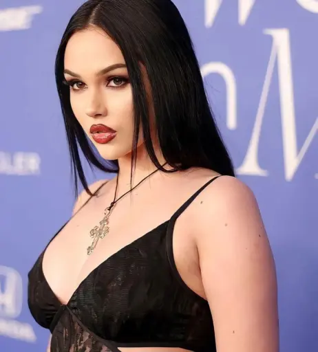 Image 2071323 from Maggie Lindemann