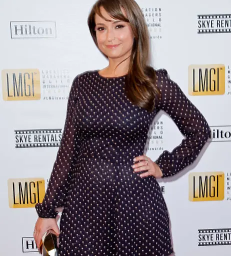 Image 2072581 from Milana Vayntrub