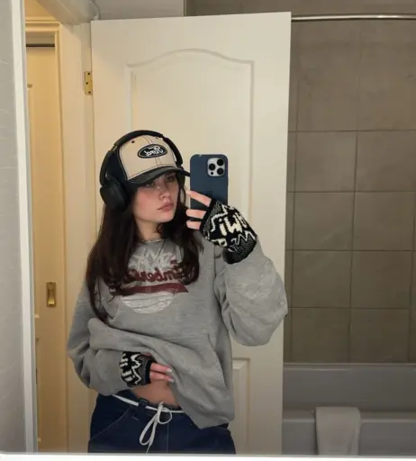 Image 2072698 from Lola Flanery