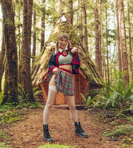 Image 20735686 from Sara Jean Underwood / Saraunderwood
