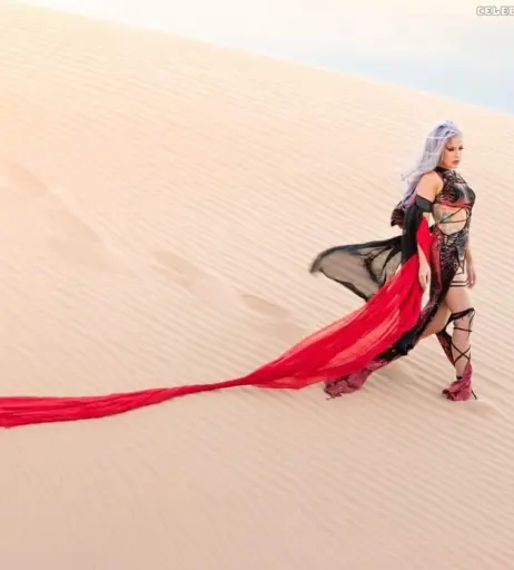 Image 2073602 from Alissa White-Gluz