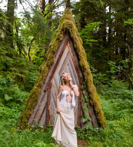 Image 20736247 from Sara Jean Underwood / Saraunderwood