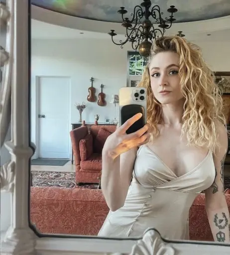 Image 2070344 from Janet Devlin