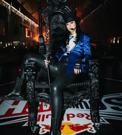 Image 2079140 from Elif