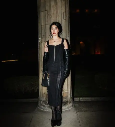 Image 2079113 from Elif