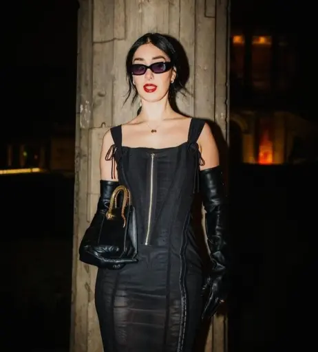 Image 2079080 from Elif