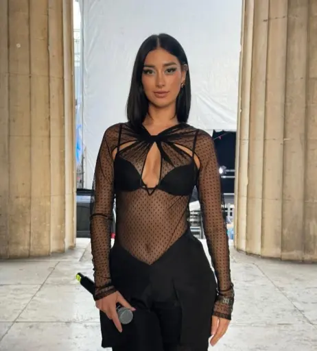 Image 2079211 from Elif