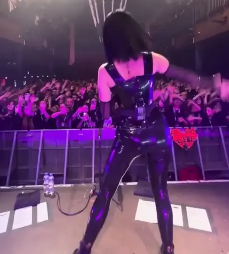 Image 2078747 from Elif