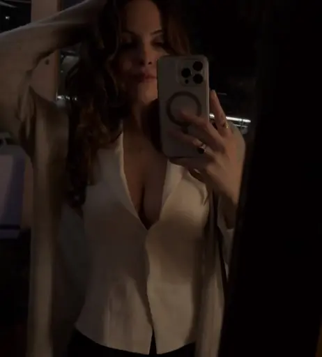 Image 2078648 from Elizabeth Gillies