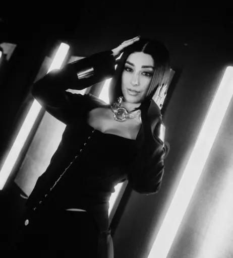 Image 2078077 from Elif