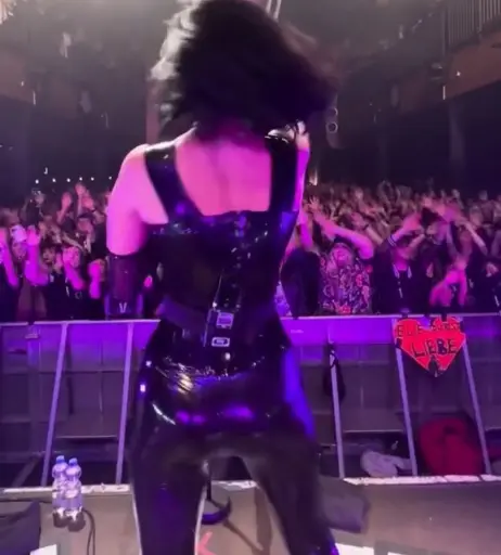 Image 2078955 from Elif