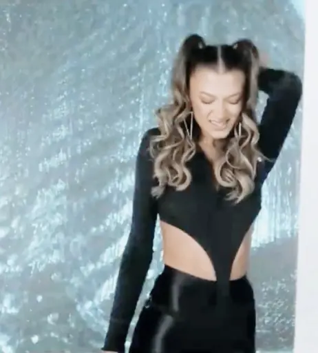 Image 2066422 from Leony Burger