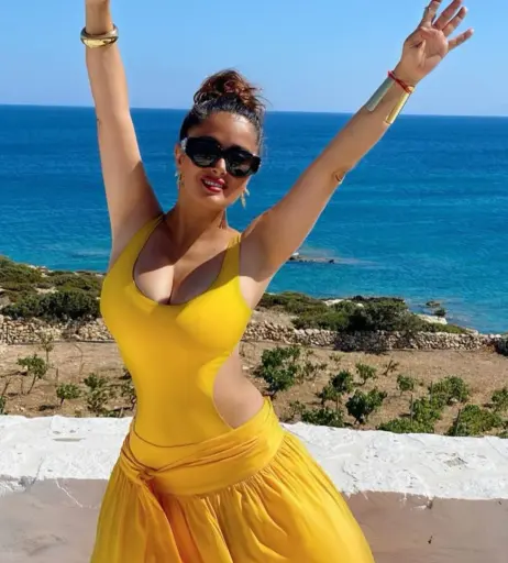 Image 2066990 from Salma Hayek