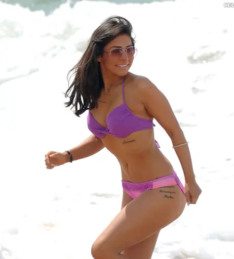 Image 2066909 from Roxanne Pallett