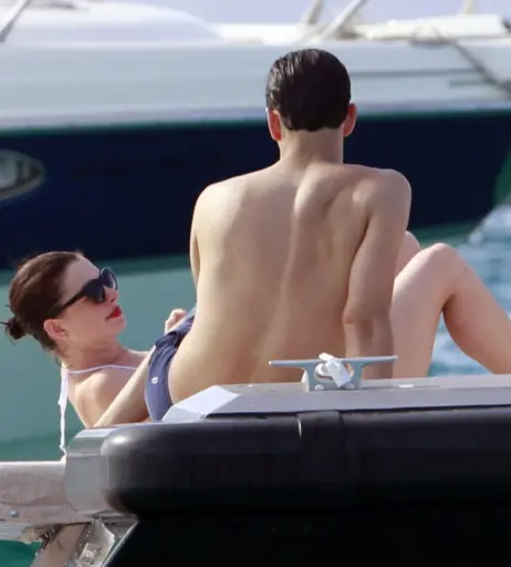 Image 2067076 from Anne Hathaway