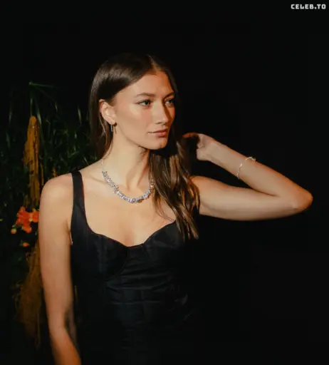 Image 2067392 from Leony Burger