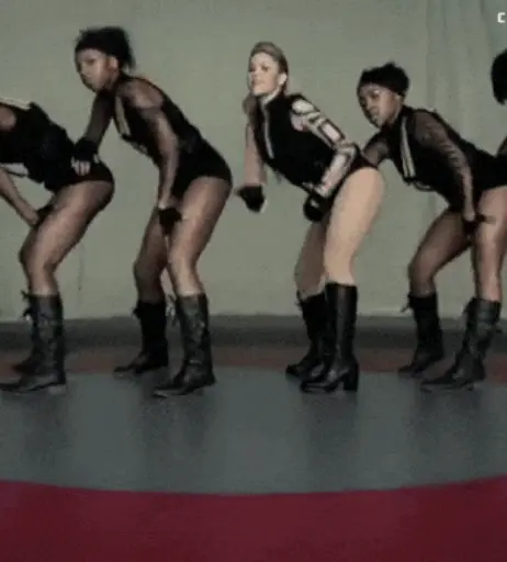 Image 2062419 from Shakira