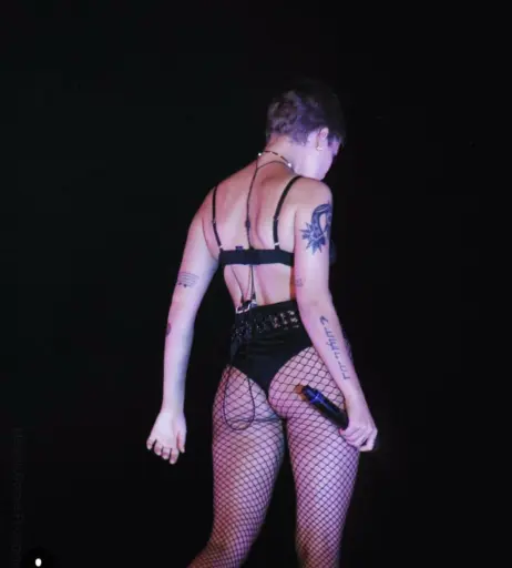 Image 2063625 from Halsey