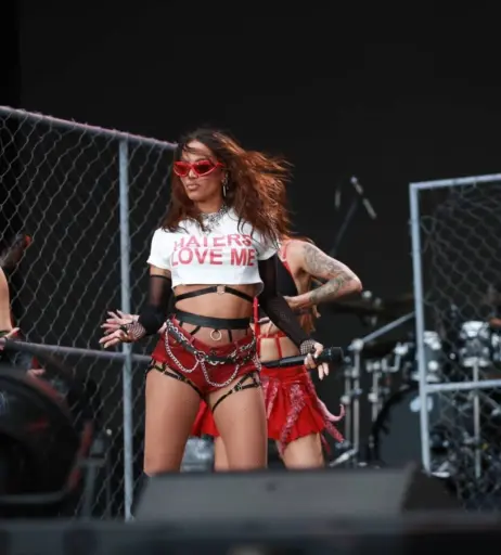 Image 2060890 from Anitta