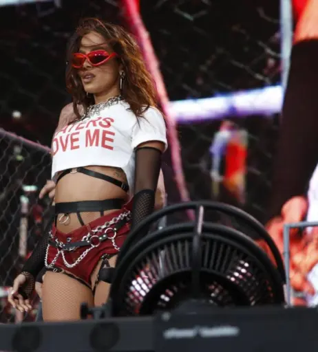 Image 2060980 from Anitta