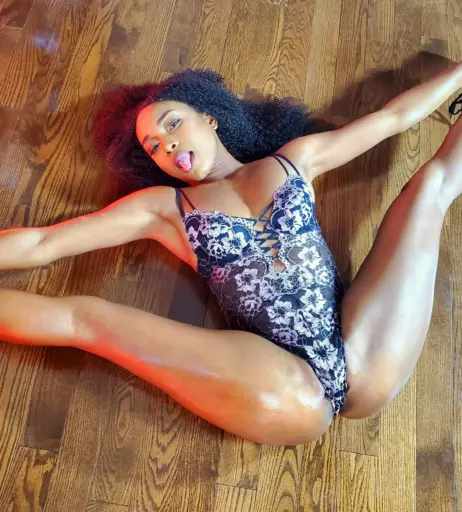 Image 20538737 from canadianyogababe / canadianyogababefree / curlycanadianbabe