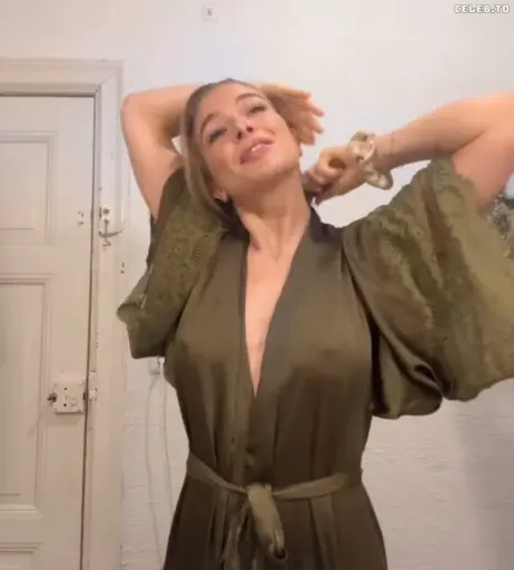 Image 2042766 from Lola Weippert