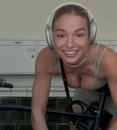 Image 2042714 from Lola Weippert