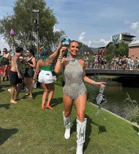 Image 2042248 from Lola Weippert