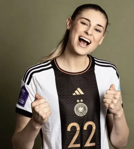 Image 20354127 from Female football/soccer players
