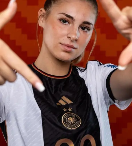 Image 20354125 from Female football/soccer players