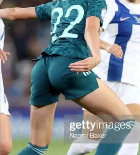 Image 20354128 from Female football/soccer players