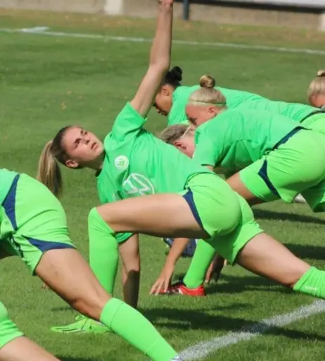 Image 20354132 from Female football/soccer players