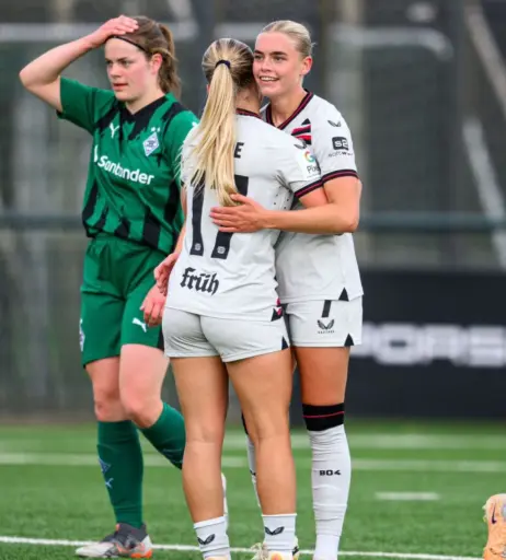 Image 20354005 from Female football/soccer players