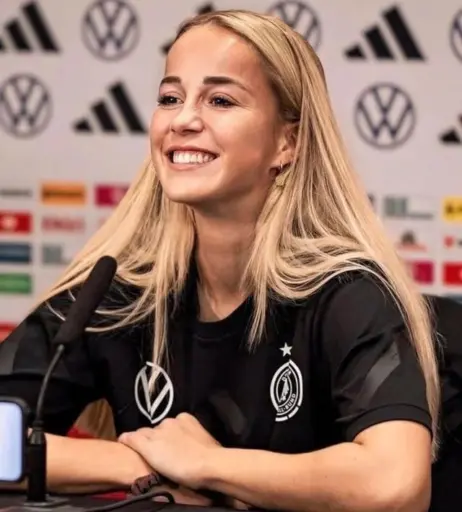 Image 20354329 from Female football/soccer players