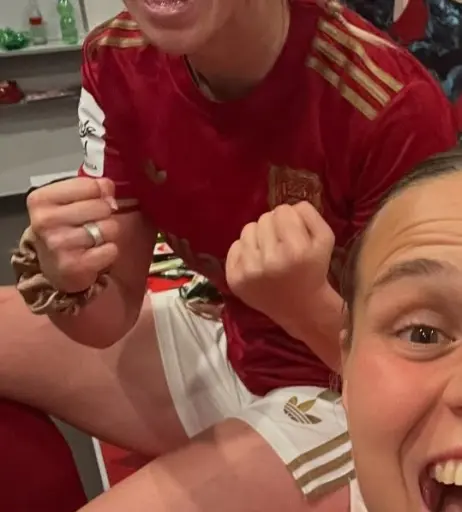 Image 20354346 from Female football/soccer players