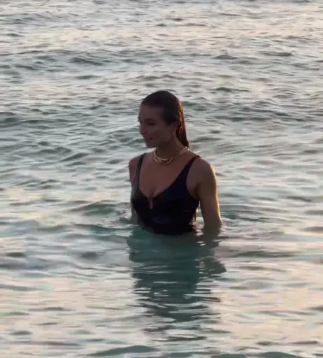 Image 2037020 from Lola Weippert