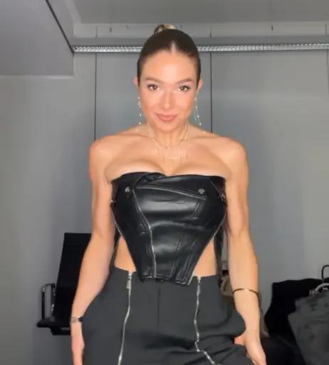 Image 2039660 from Lola Weippert