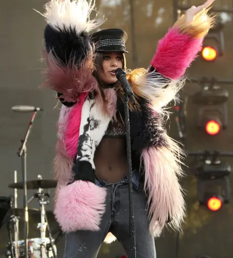 Image 2024944 from Hailee Steinfeld