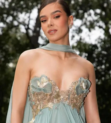 Image 2021100 from Hailee Steinfeld