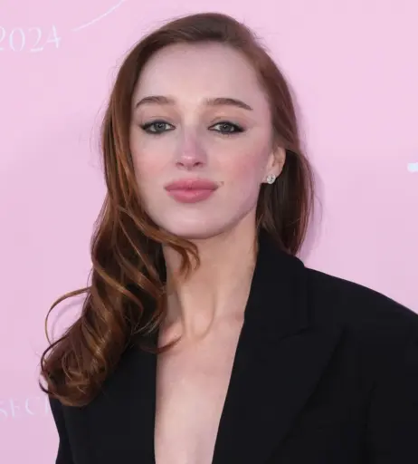 Image 20175912 from Phoebe Dynevor