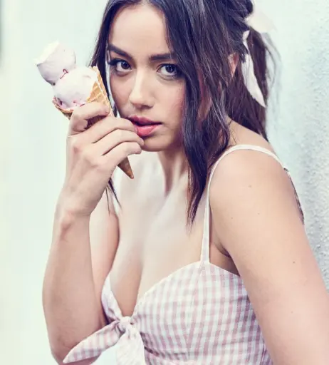 Image 2011743 from Chloe Bennet