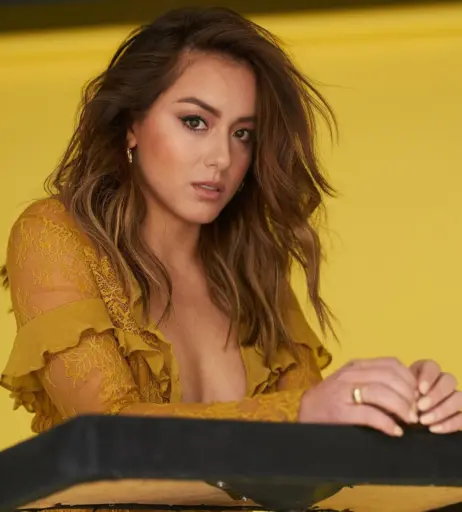 Image 2011621 from Chloe Bennet